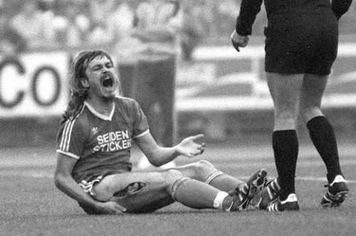 Ewald Lienen Injur 1